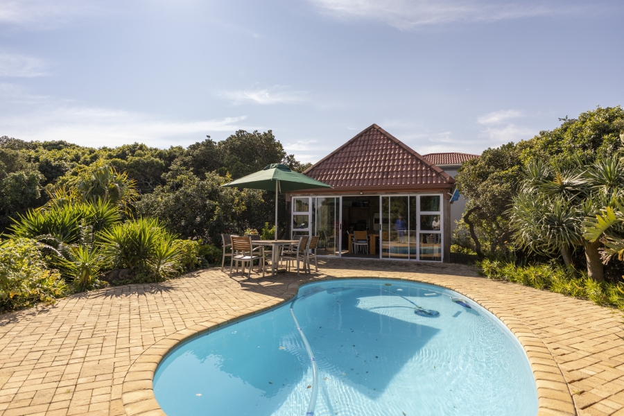 7 Bedroom Property for Sale in West Beach Eastern Cape